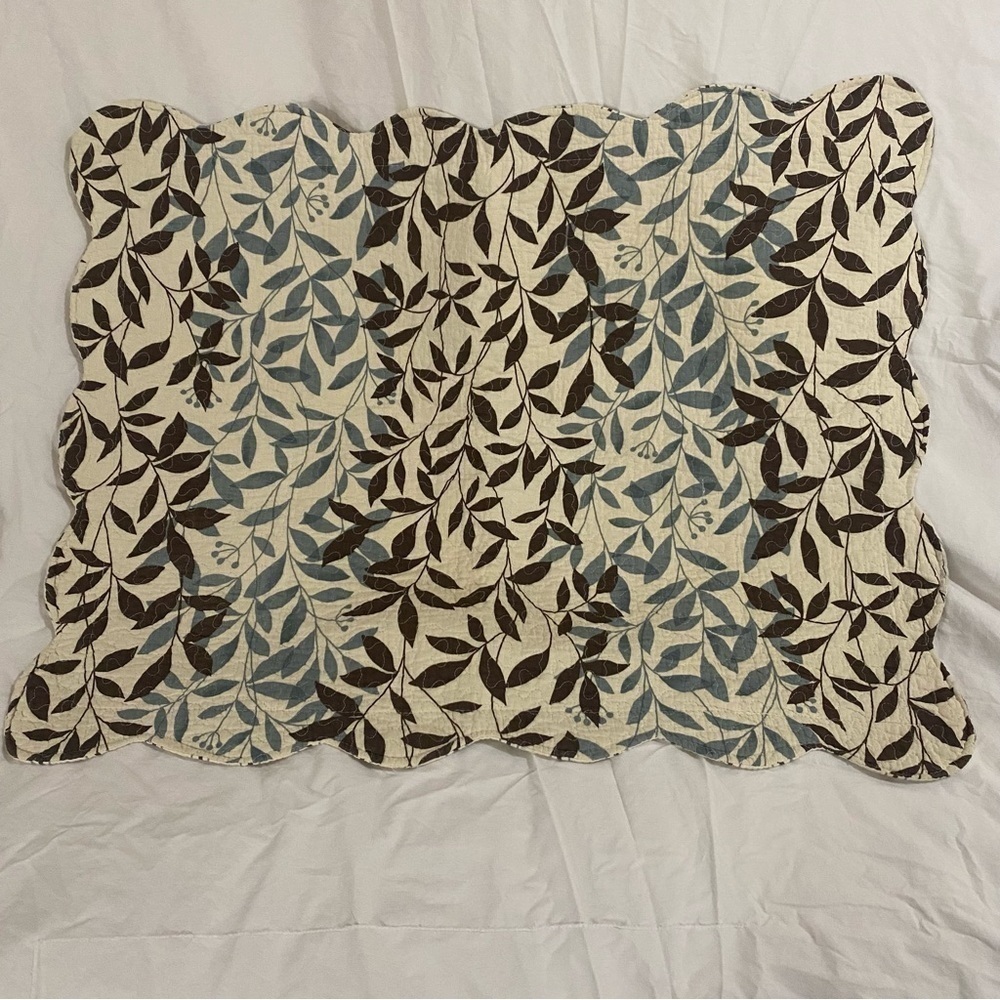 ARUBA QUILTS 100%  cotton quilted leaves pattern pillow sham 29x23